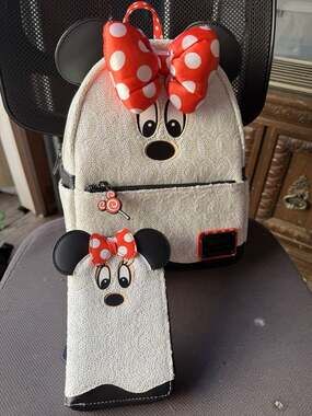Loungefly Disney Minnie Ghost Glow in the Dark Sequin Mini Backpack
